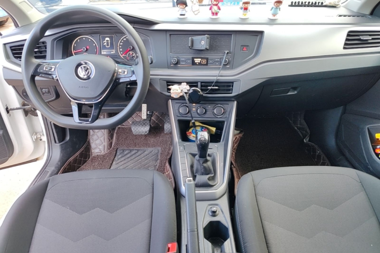 Volkswagen Polo 2019 car image #11