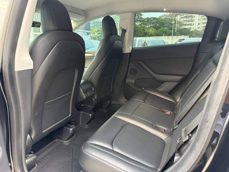 Tesla Model Y 2022 car image #8
