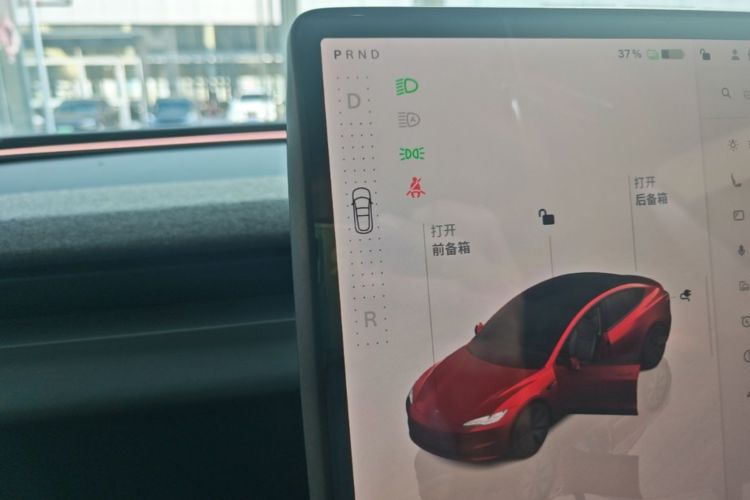 Tesla Model 3 2024 immagine di auto #14