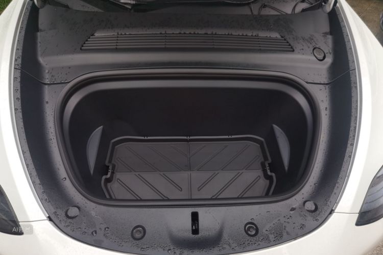 Tesla Model Y 2024 #22 Tesla Model Y 2024 car image #22