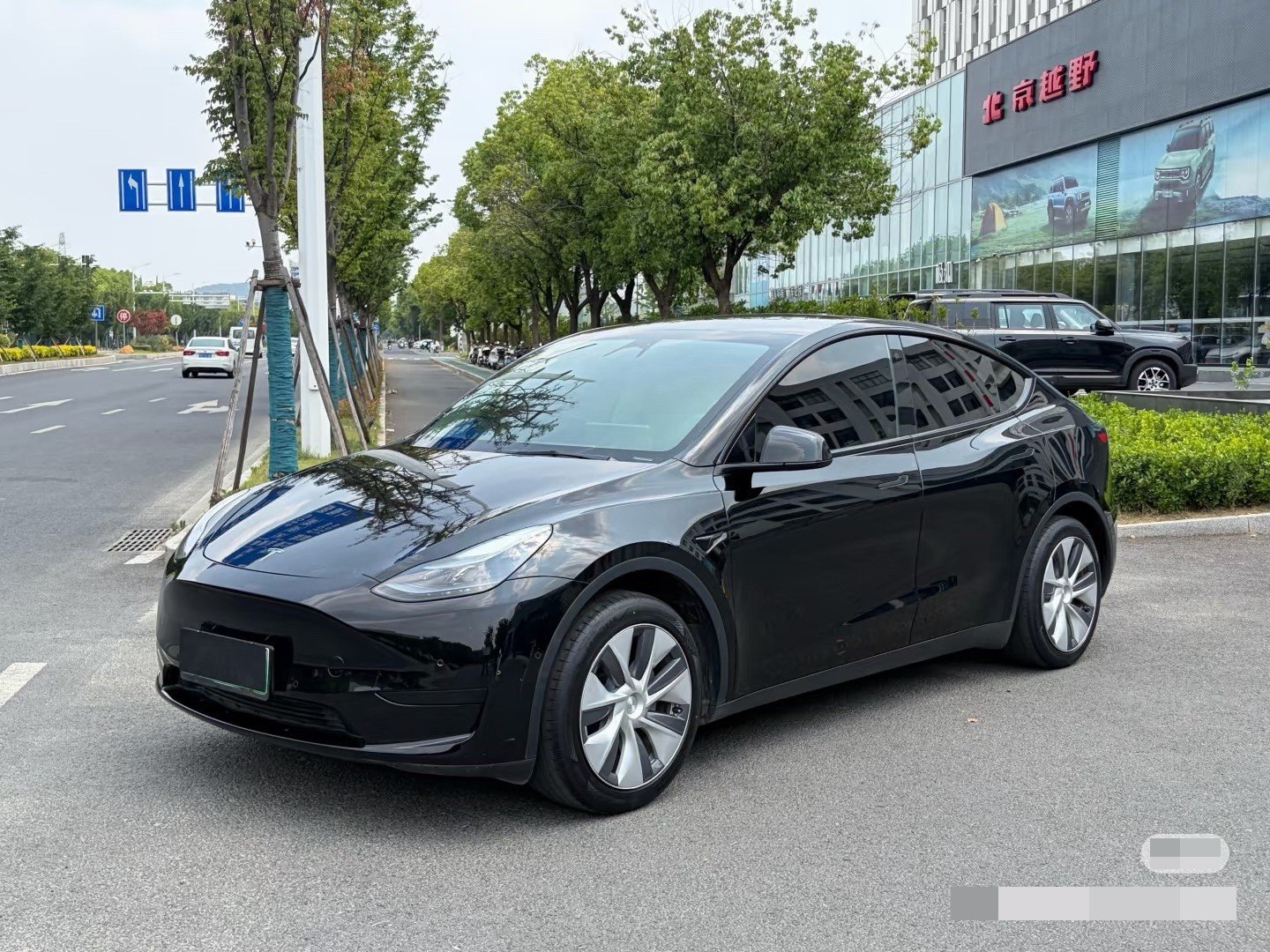 Tesla Model Y 2023 Tesla Model Y 2023 car image