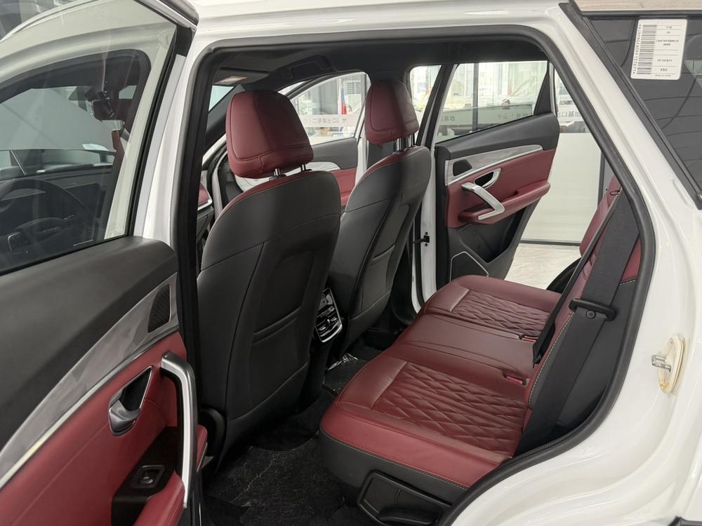 Jetour X70 PLUS 2023 car image #15