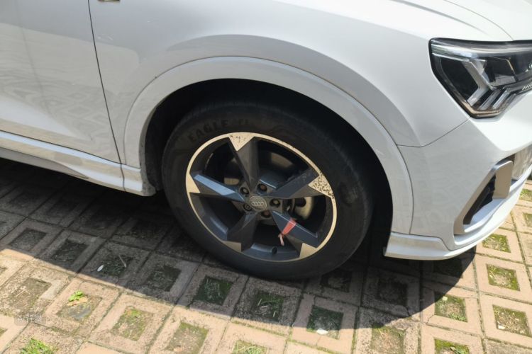 Audi Q3 2019 #9 Audi Q3 2019 car image #9