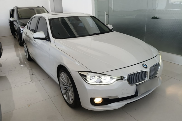 BMW 3 Series 2018 #4 BMW 3 Series 2018 car image #4