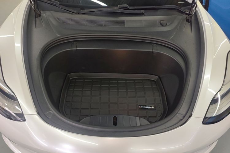 Tesla Model 3 2020 car image #22
