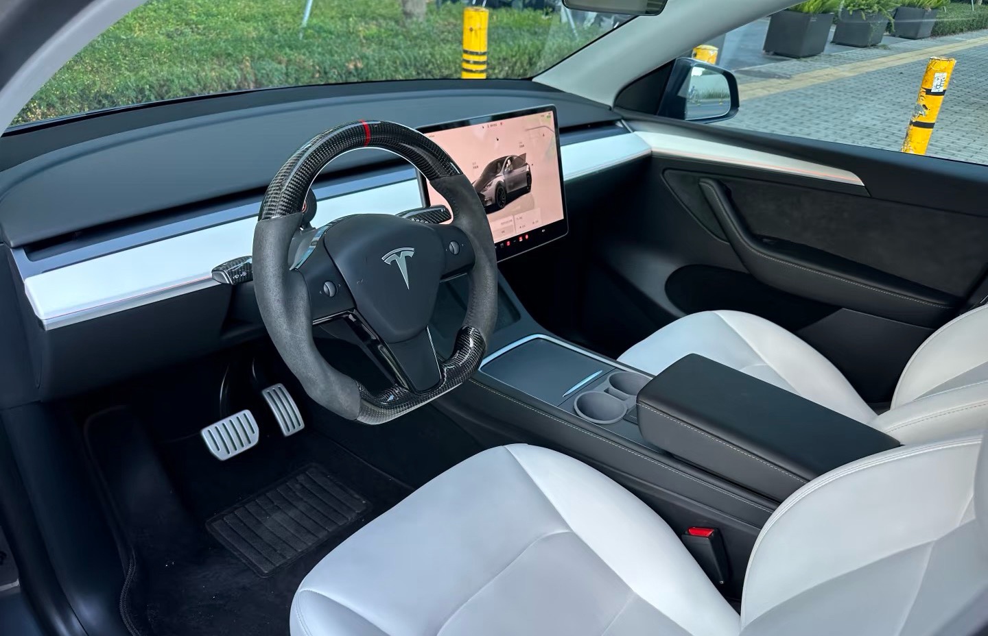 Tesla Model Y 2022 immagine di auto #4