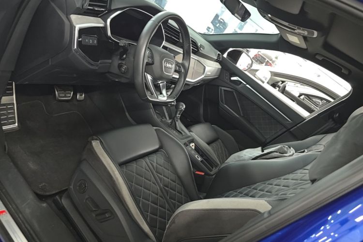 Audi Q3 2023 car image #15