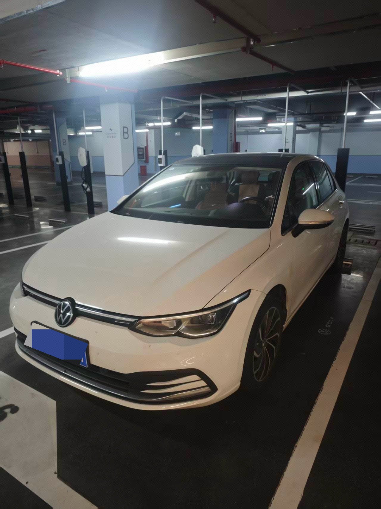 Volkswagen Golf 2024 car image 