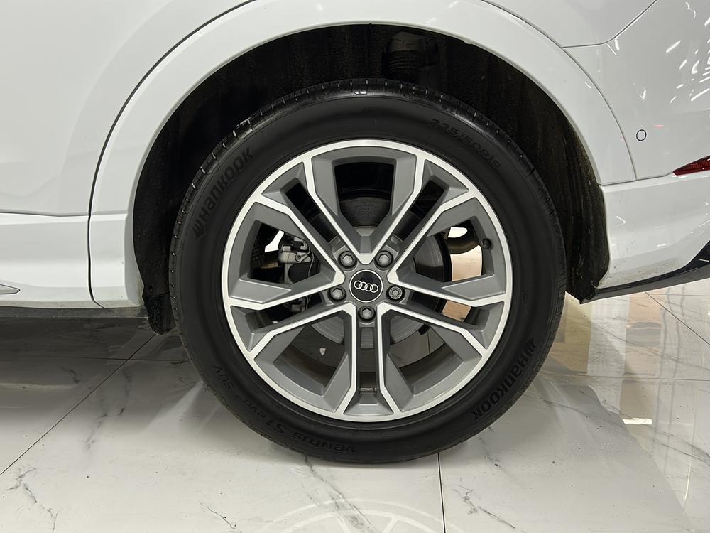 Audi Q3 2025 car image #9