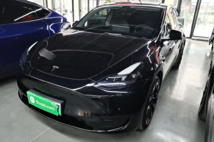 Tesla Model Y 2022 car image #2