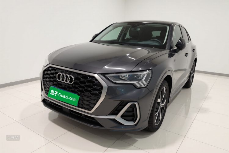 Audi Q3 2021 car image #2