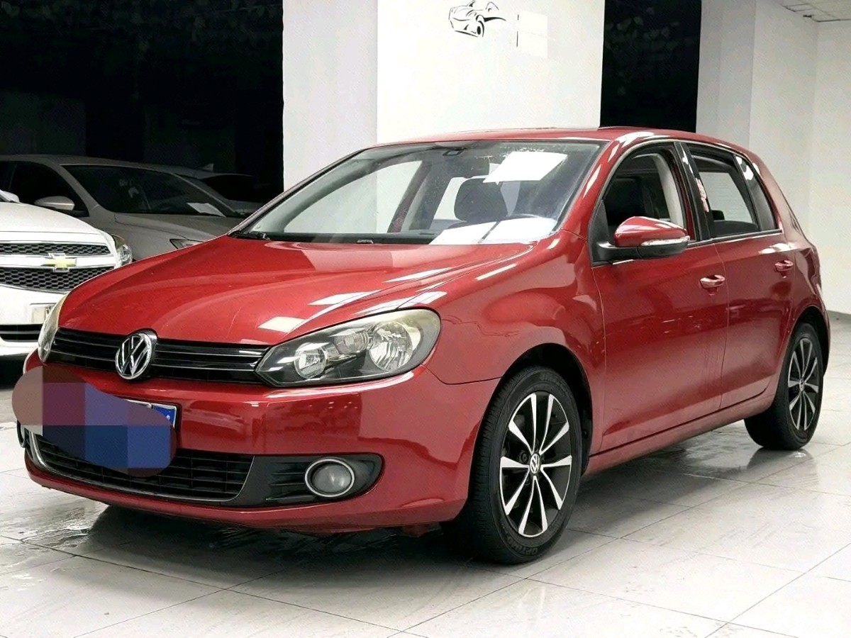 Volkswagen Golf 2012 car image 