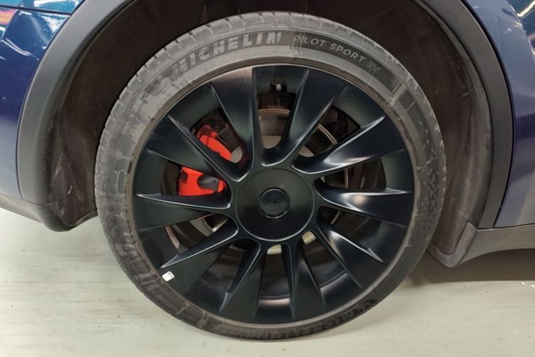 Tesla Model Y 2022 car image #10