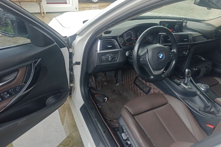BMW 3 Series 2019 imagen de coche #16