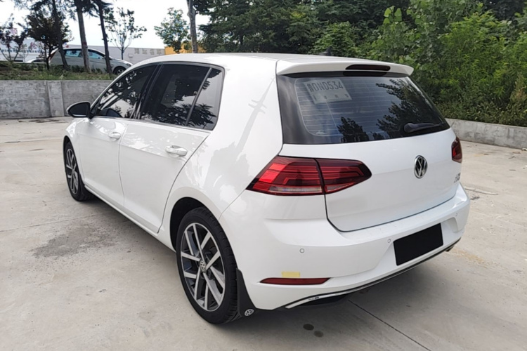 Volkswagen Golf 2020 car image #7