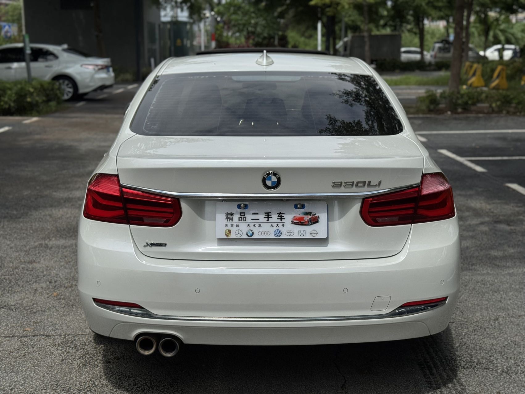 BMW 3 Series 2018 car image #11