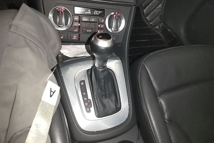 Audi Q3 2015 #16 Audi Q3 2015 car image #16