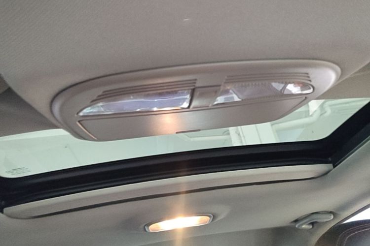 GEELY Emgrand 2015 car image #18