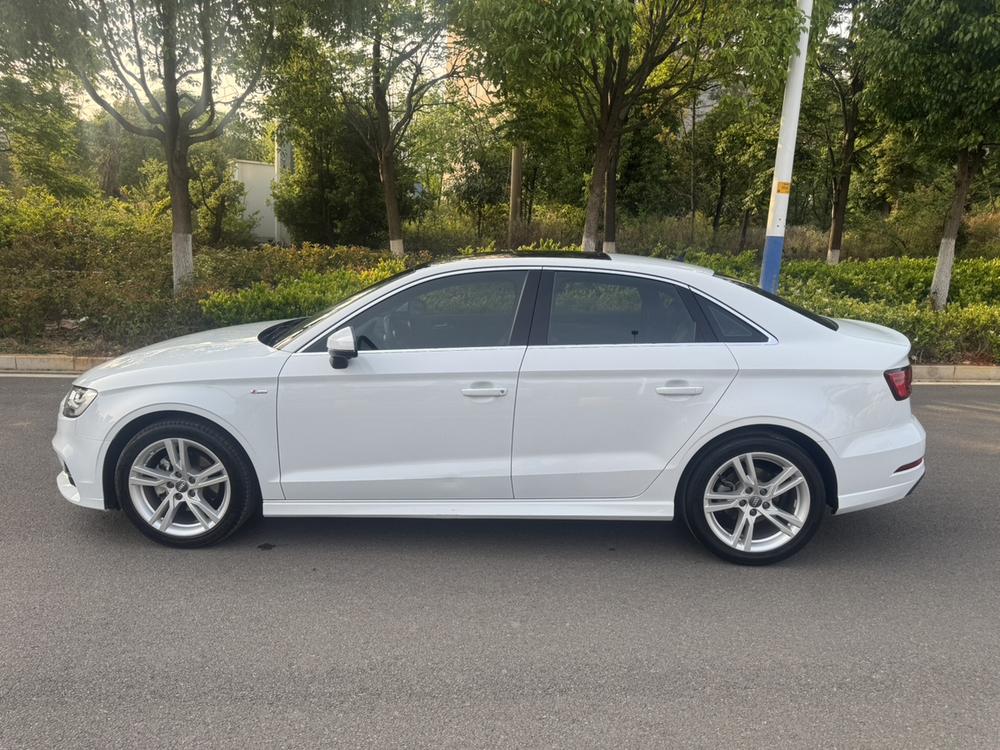 Audi A3 2019 immagine di auto #4