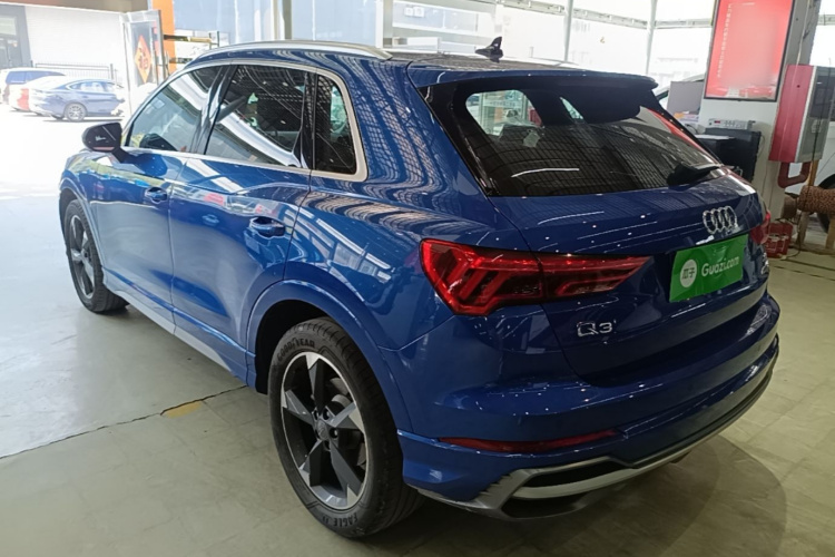 Audi Q3 2019 car image #5