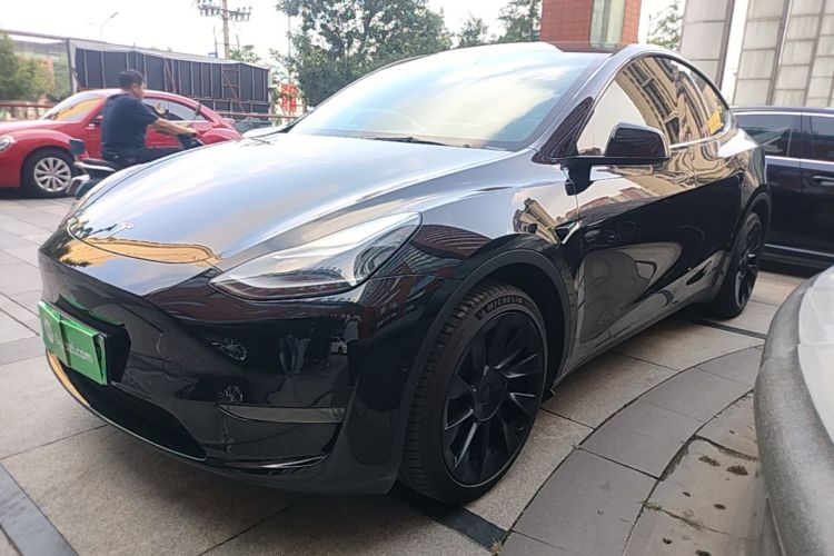 Tesla Model Y 2023 #2 Tesla Model Y 2023 car image #2