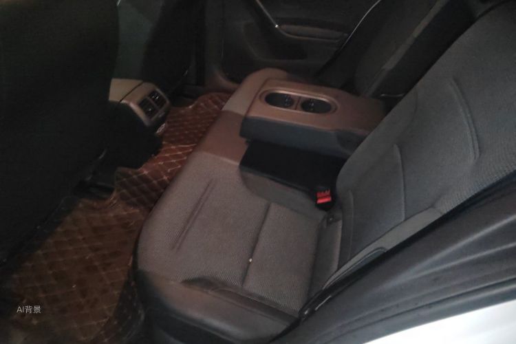 Volkswagen Golf 2019 car image #19