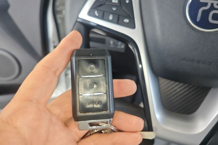 BYD Yuan New Energy 2019 immagine di auto #9