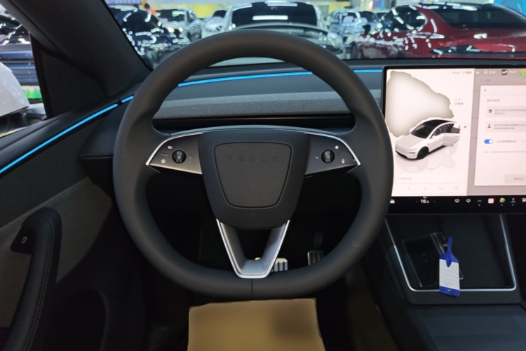 Tesla Model Y 2026 #11 Tesla Model Y 2026 car image #11