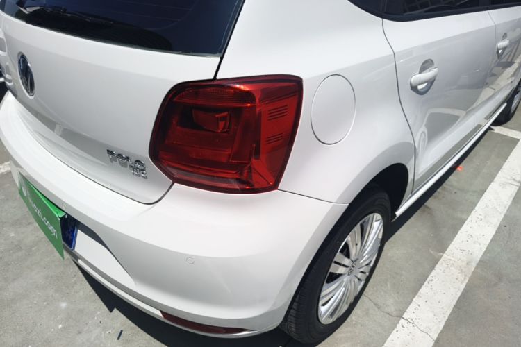 Volkswagen Polo 2016 car image #8