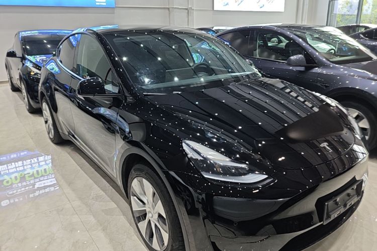 Tesla Model Y 2023 #4 Tesla Model Y 2023 car image #4