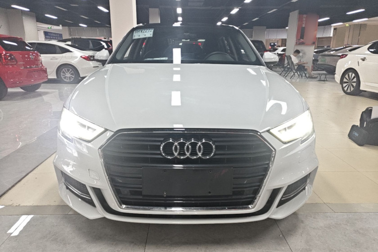 Audi A3 2019 car image #3