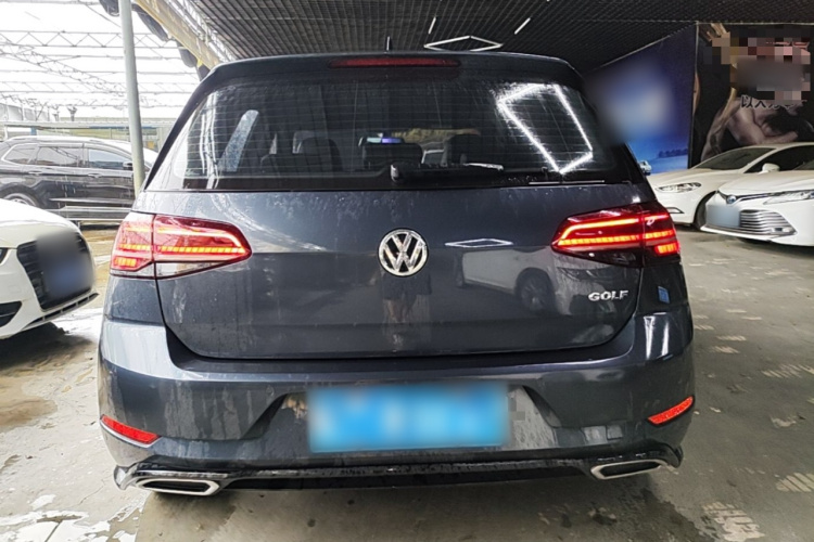 Volkswagen Golf 2020 car image #6