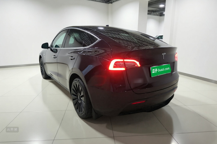 Tesla Model Y 2023 #5 Tesla Model Y 2023 car image #5