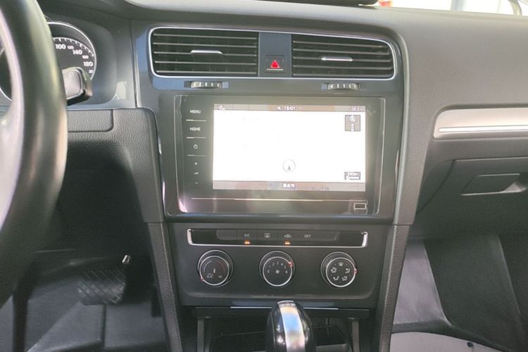 Volkswagen Golf 2020 #13 Volkswagen Golf 2020 car image #13