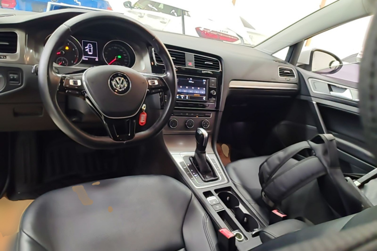 Volkswagen Golf 2016 car image #10