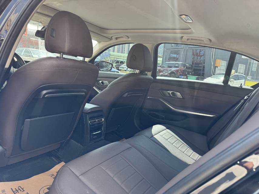 BMW 3 Series 2021 car image #7
