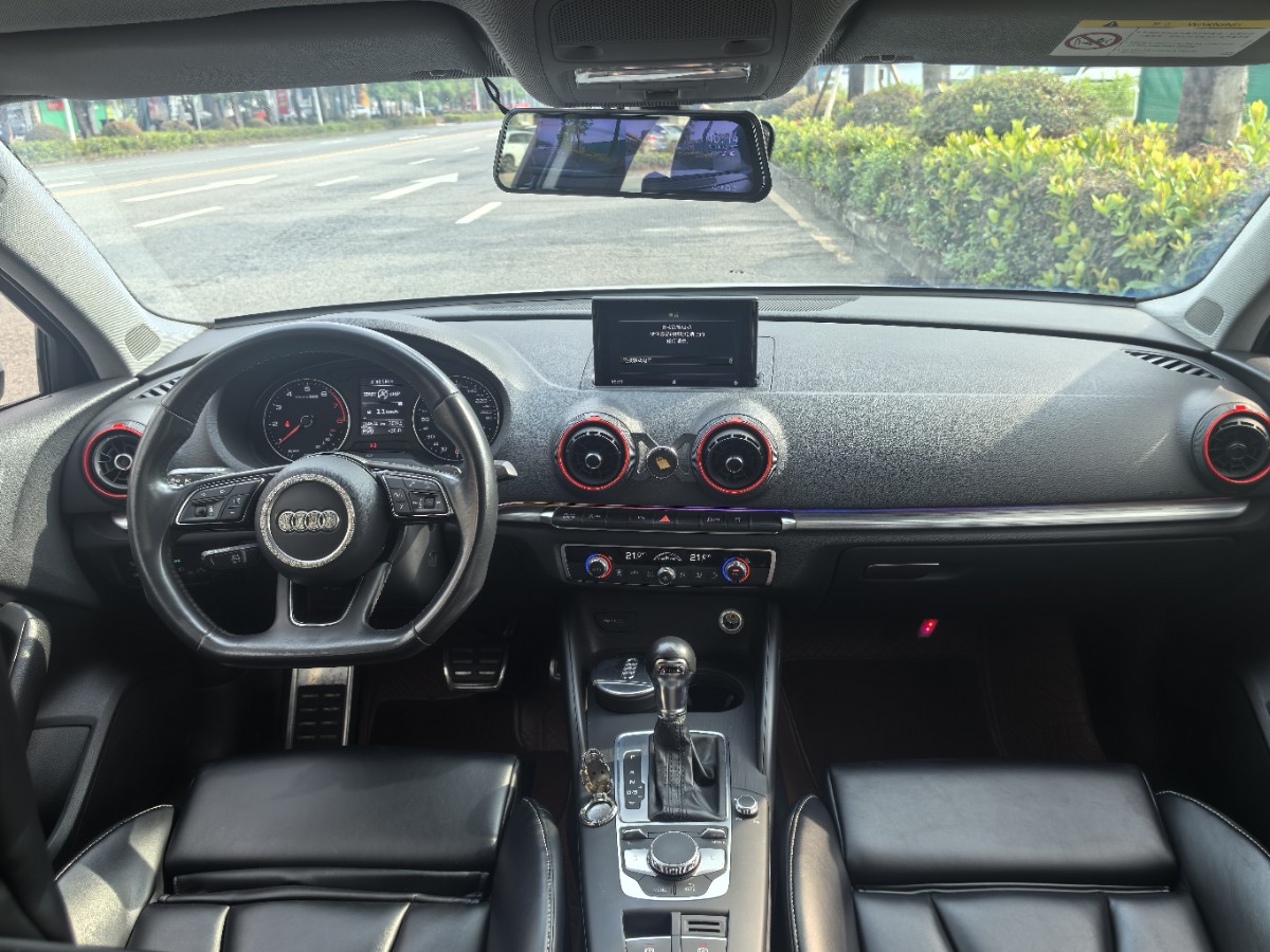 Audi A3 2019 immagine di auto #5