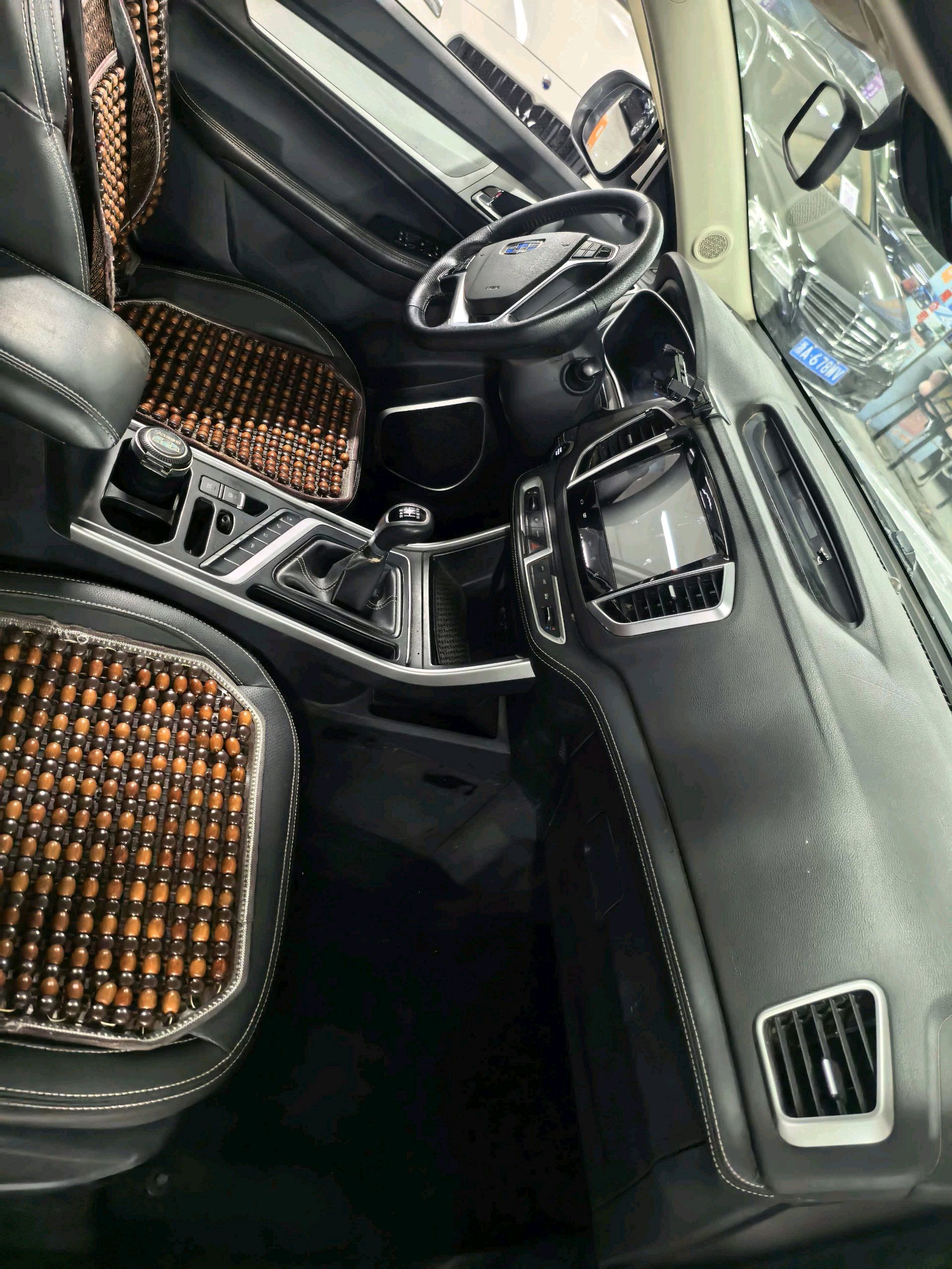 GEELY Vision X6 2019 car image #9