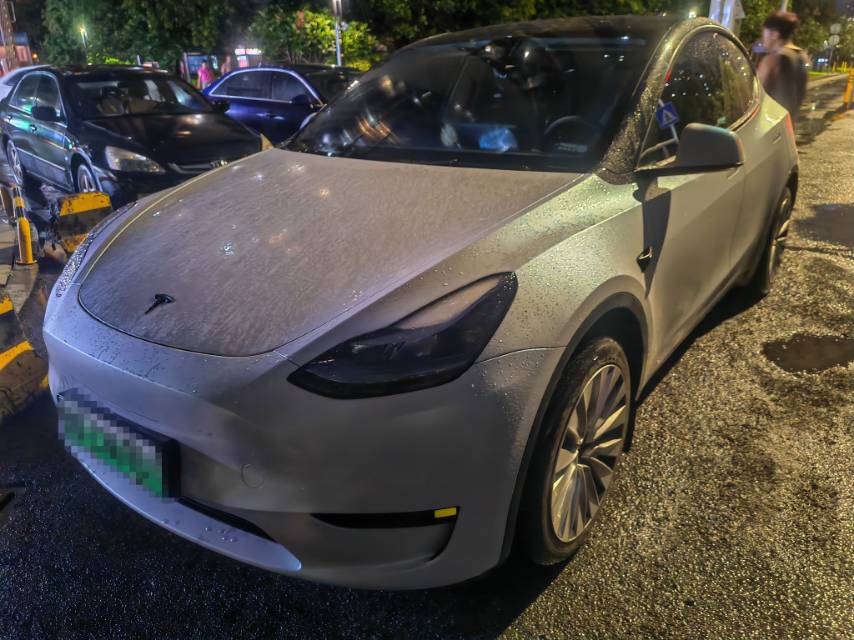 Tesla Model Y 2024 Tesla Model Y 2024 car image