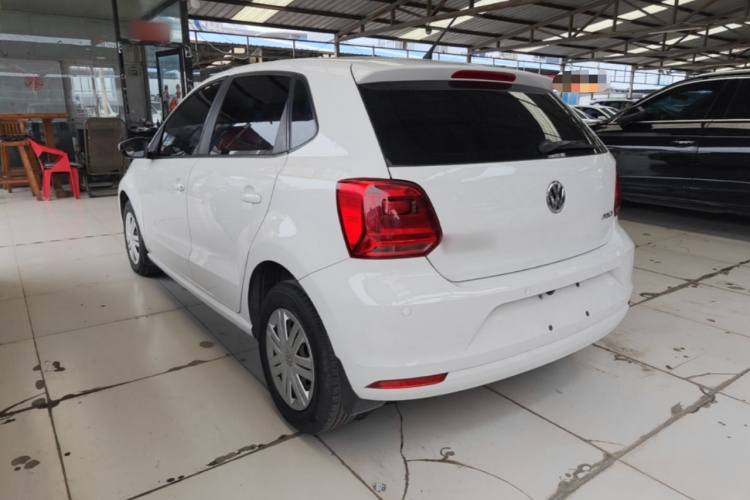 Volkswagen Polo 2016 car image #5