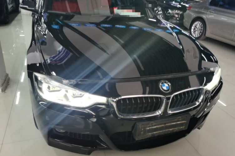 BMW 3 Series 2019 car image #3