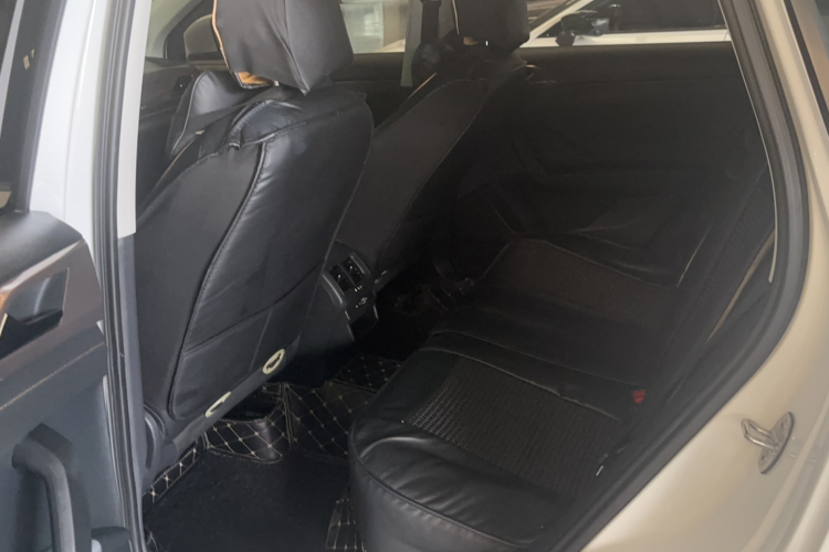 Volkswagen Tharu 2021 car image #12