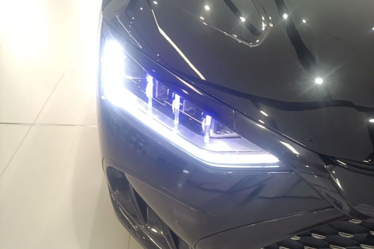 BYD Han 2023 car image #8