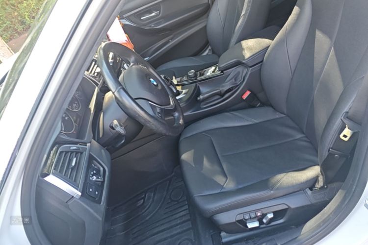 BMW 3 Series 2017 #17 BMW 3 Series 2017 car image #17