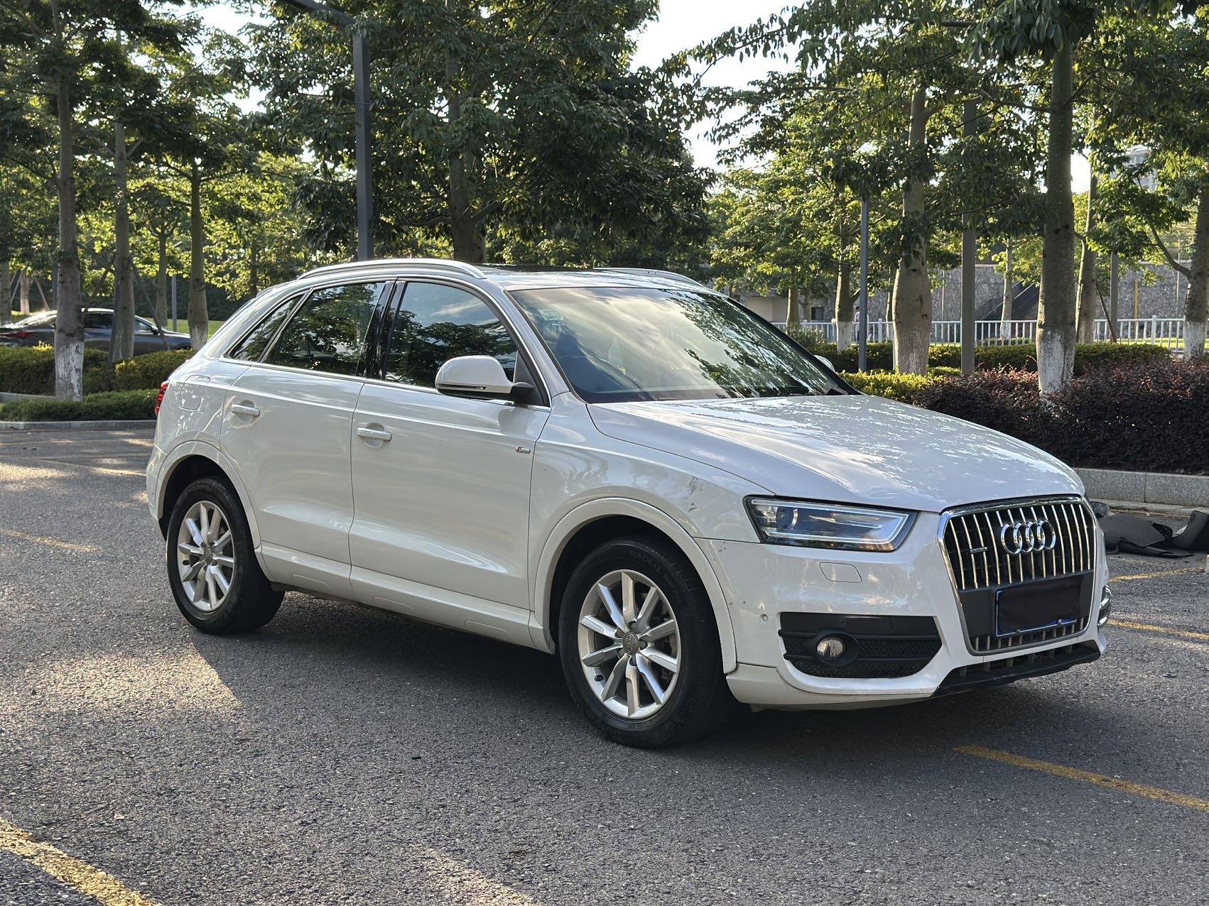 Audi Q3 (Imported) 2013 car image #3