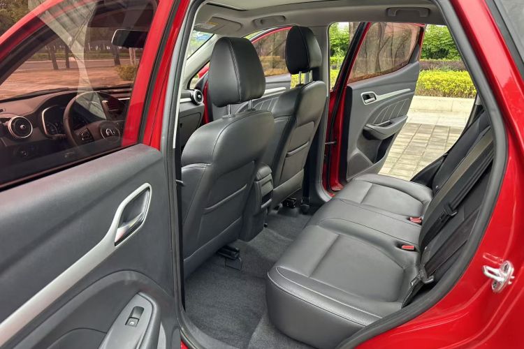 MG ZS 2017 #12 MG ZS 2017 car image #12