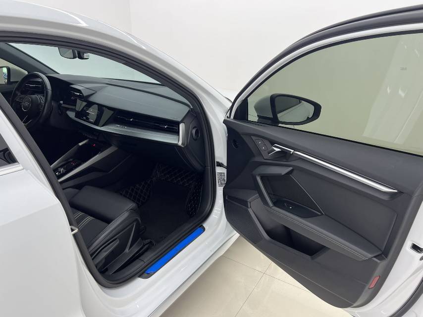 Audi A3 2023 immagine di auto #10