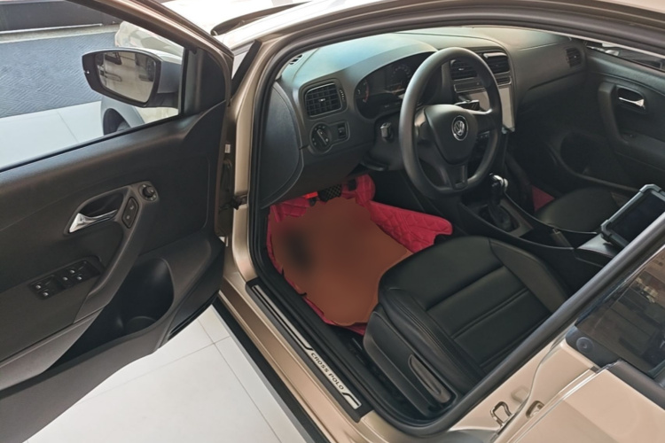 Volkswagen Polo 2017 car image #16
