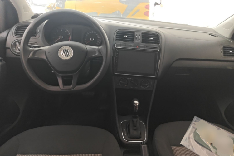 Volkswagen Polo 2018 immagine di auto #10