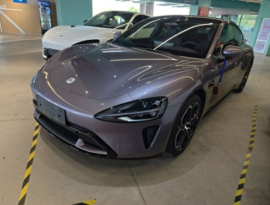 MI SU7 2025 car image 